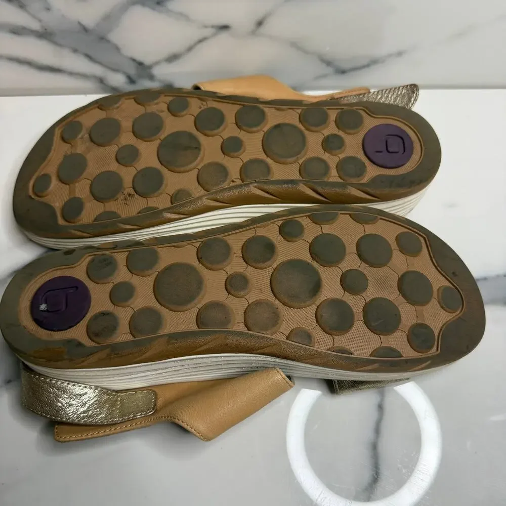 Bionica Women's Tan Gold Leather Yolanda Wedge Platform Sandals Sz 10 Comfort